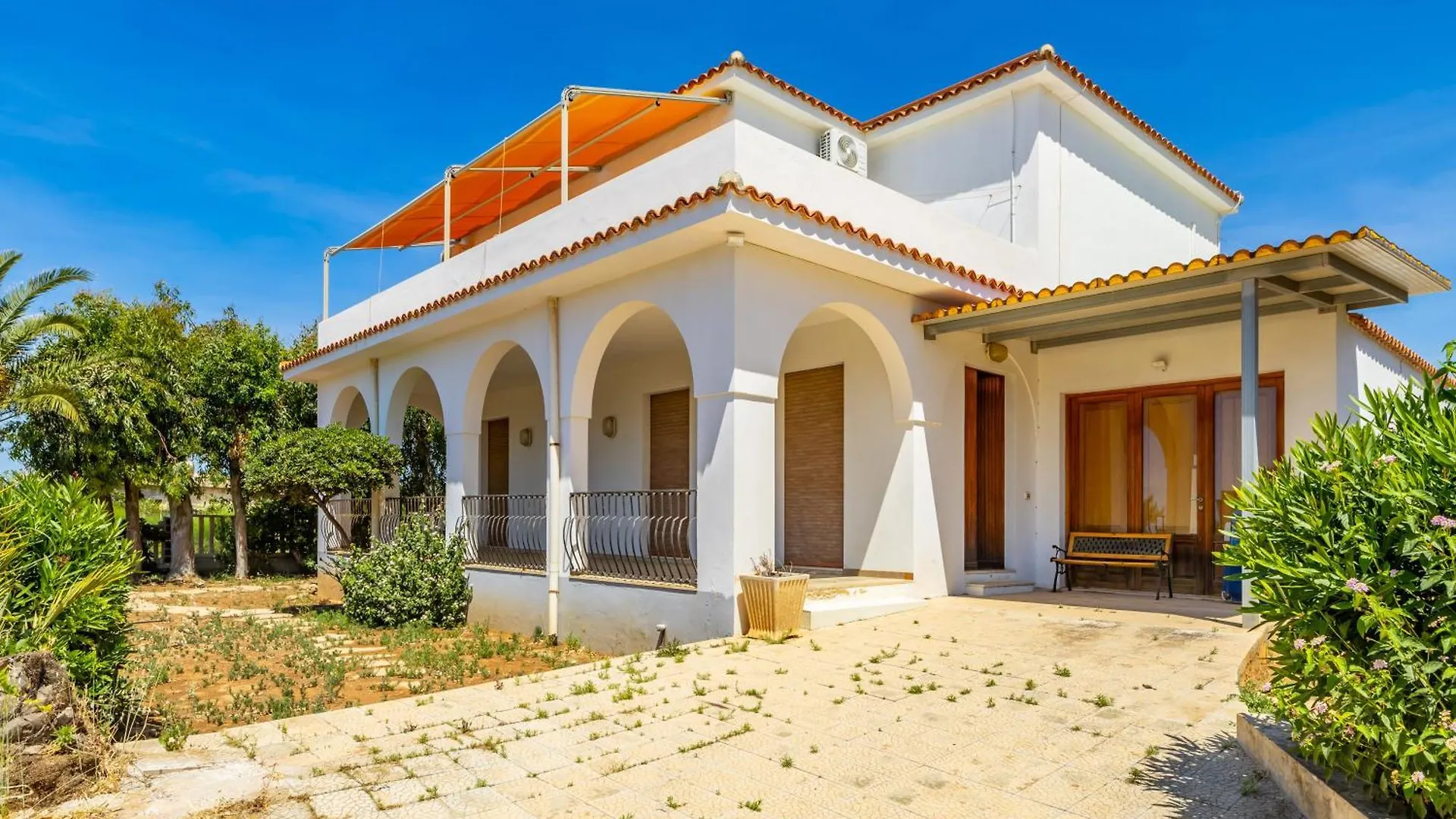 Portosalvo Apartment With Balconies Near The Beach contacts
